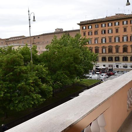 Apartament Un Caffe Sul Balcone 1 Rzym Pokój zdjęcie